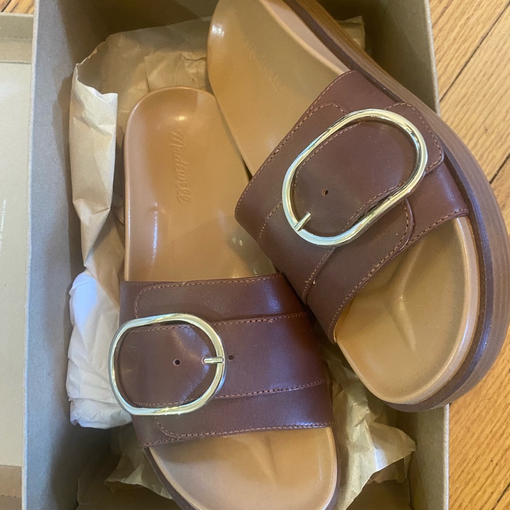 Madewell sandals style no:NK022 buckle sandals size 7
